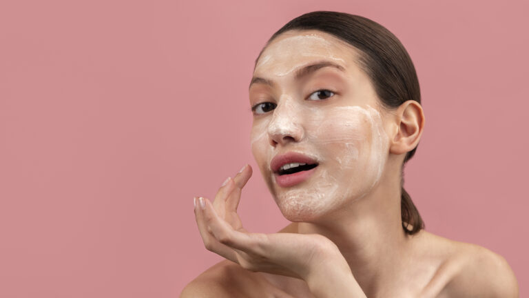 7 класних пілінгів для здорової та сяючої шкіри