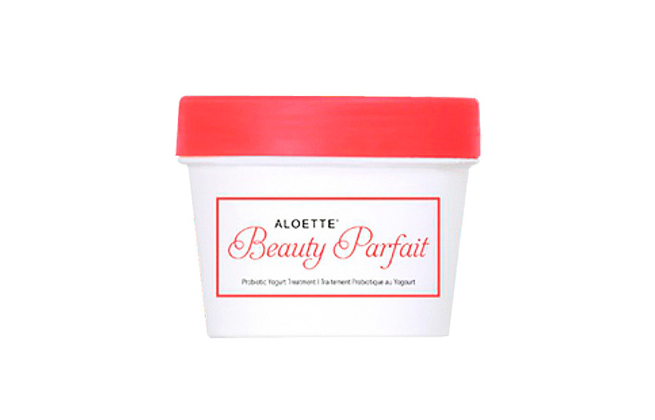 Лечебное средство Beauty Parfait Probiotic Yogurt Treatment, Aloette. Протеины йогурта и экстракт папайи помогают коже наладить производство коллагена и таким образом разгладить морщины и сделать кожу более упругой. Aloette.com, $50