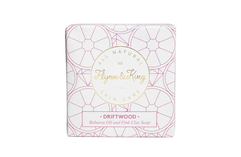 Мыло для тела Driftwood, Fiynn & King. Мыло с розовой глиной и маслом бабассу. Fiynnandking.com, $14