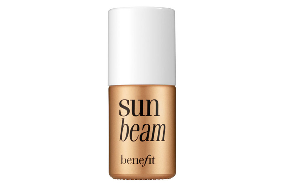 Жидкий хайлайтер Sun Beam, Benefit. Sephora.com, $26