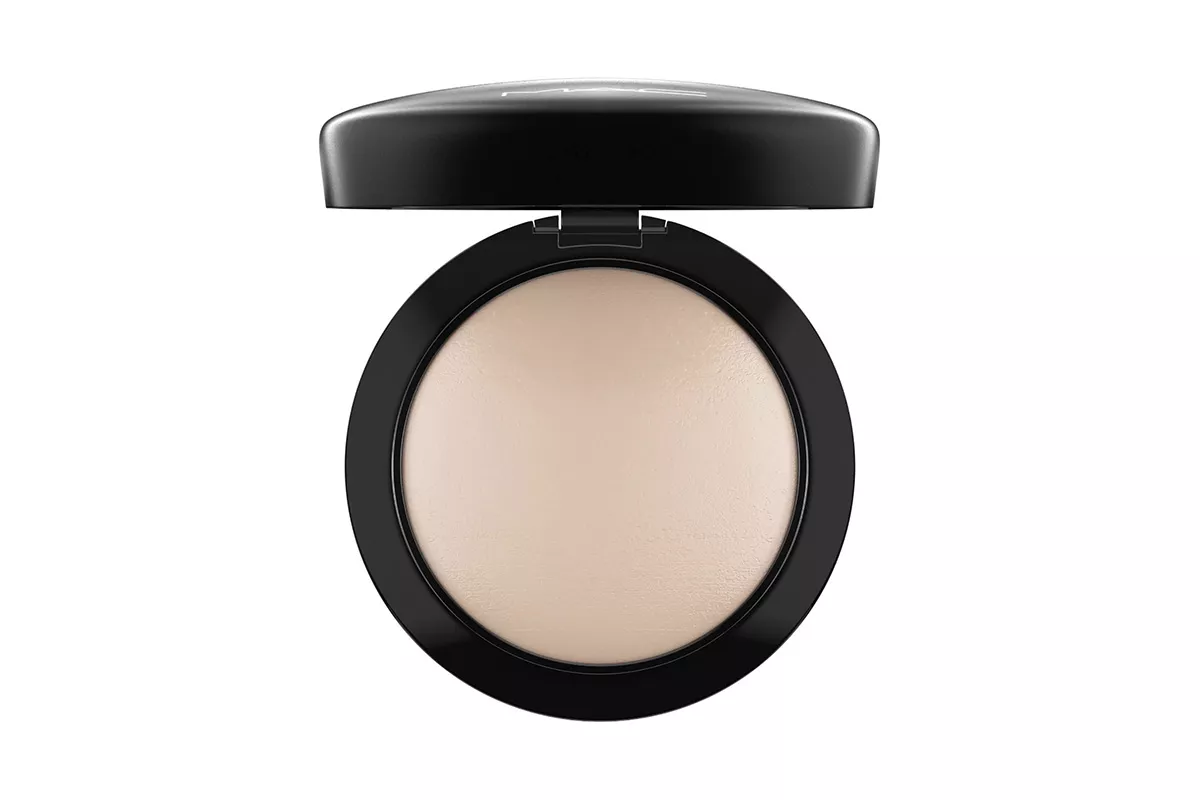 M.A.C. Mineralize Skinfinish Natural