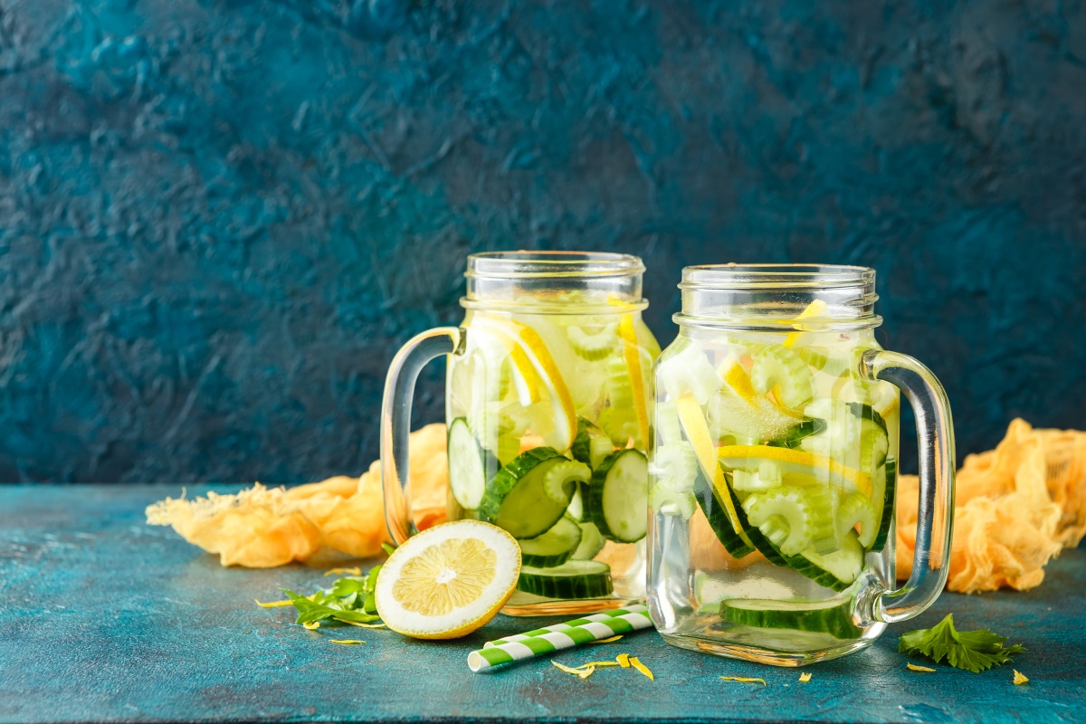 Огірок, лимон і селера