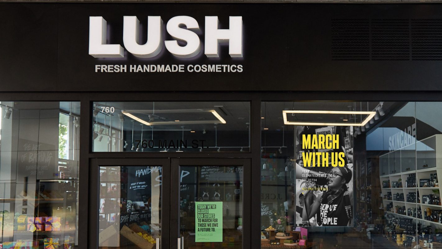Lush приостановит работу магазинов и фабрик