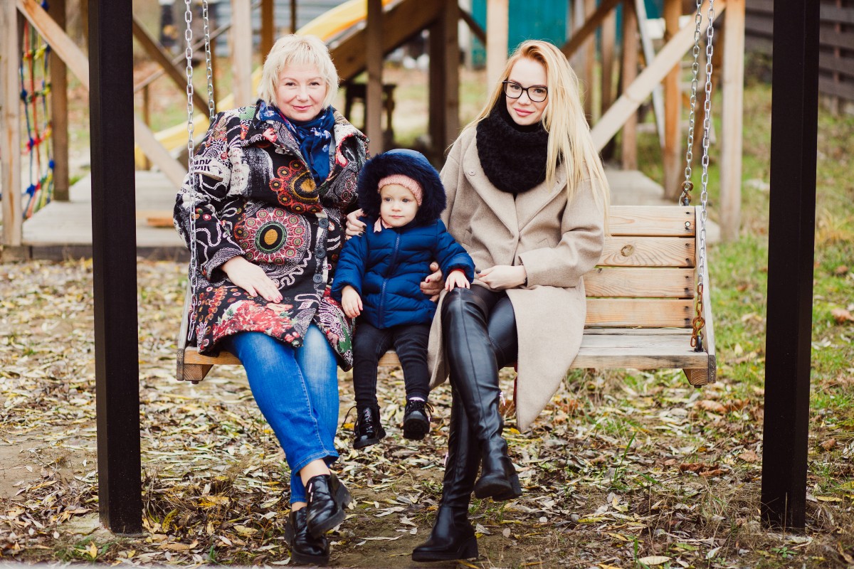 Валентина Сафро с мамой и дочкой