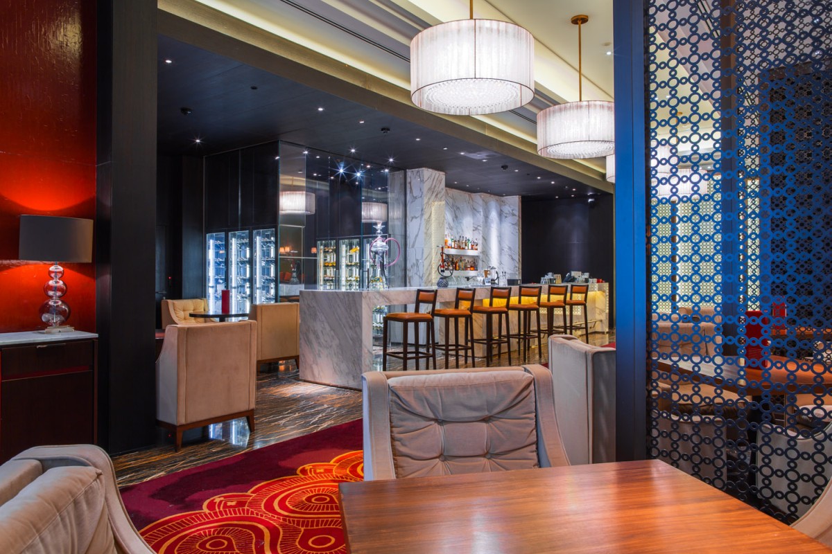 H bar в отеле Hilton Kyiv: невероятные коктейли и четыре кухни мира