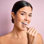 От первого до 32-го: домашняя и профессиональная чистка зубов