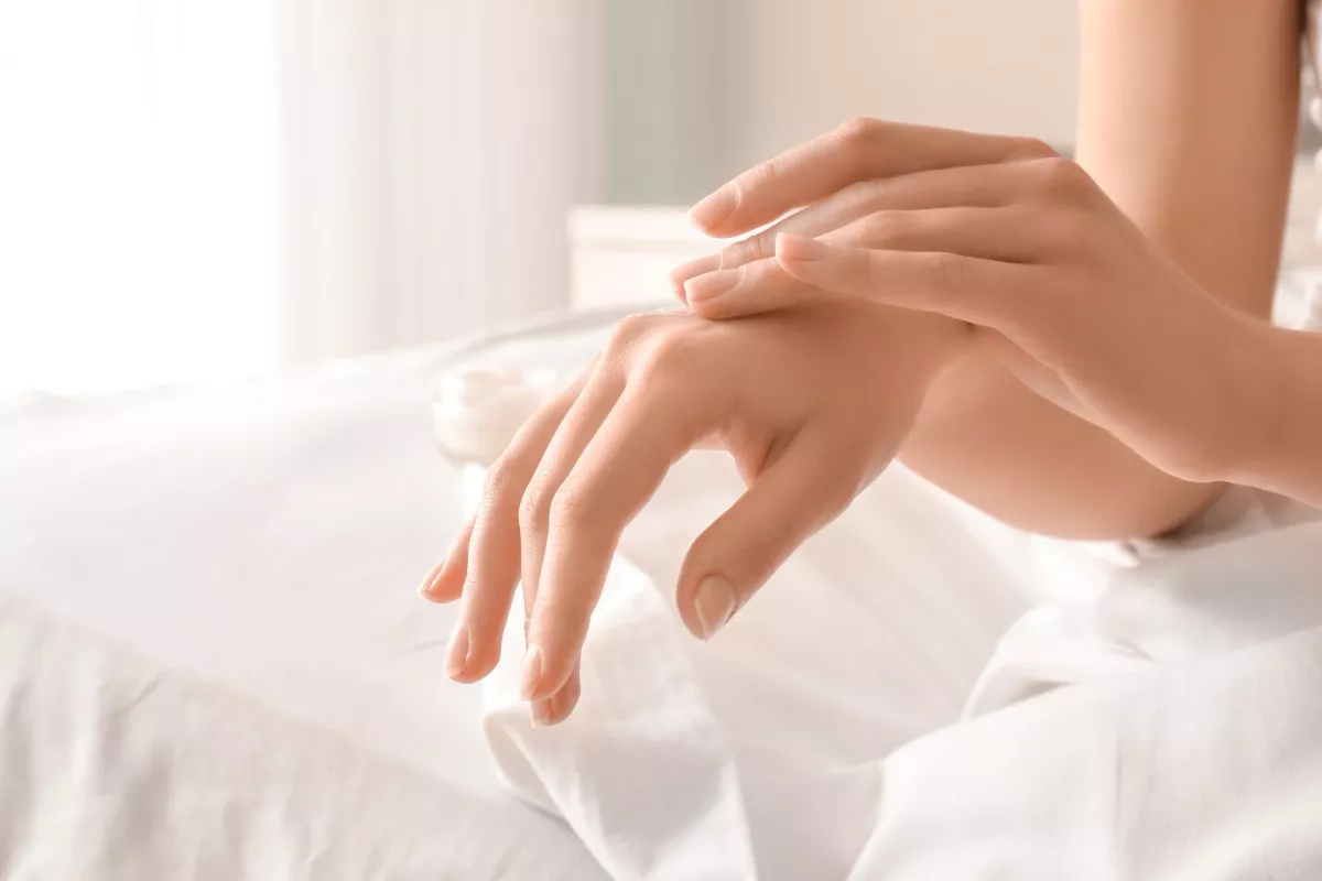 Салонний догляд за шкірою рук: 5 апаратних процедур 