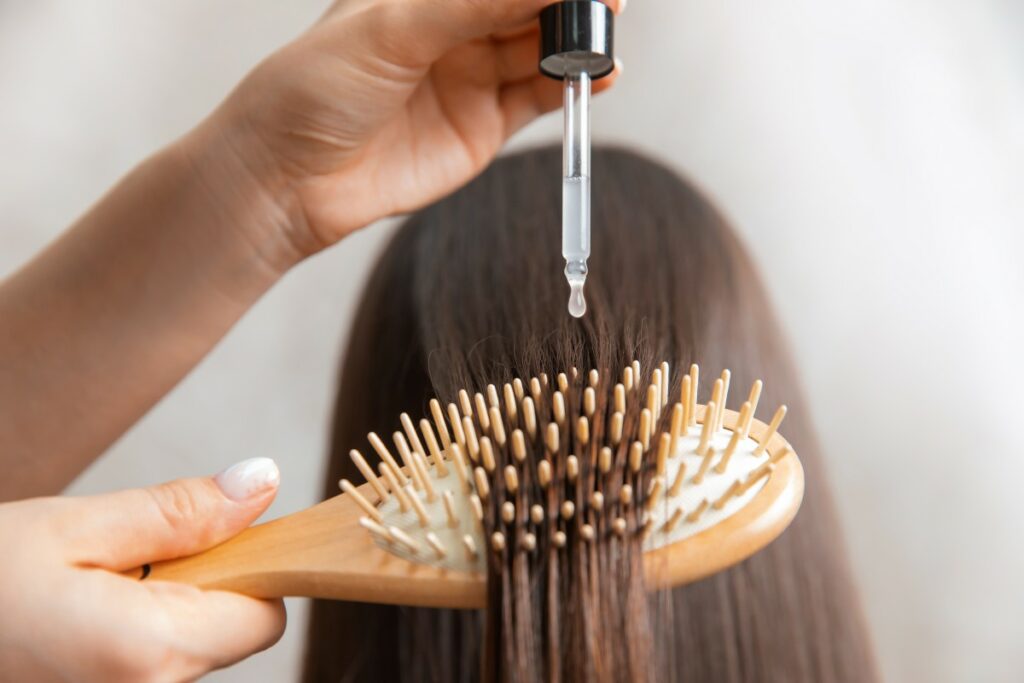 Рицинова олія для волосся: про користь і застосування