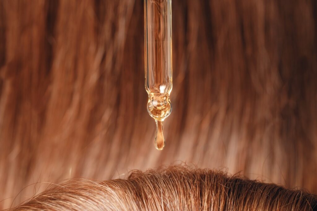Рицинова олія для волосся: про користь і застосування