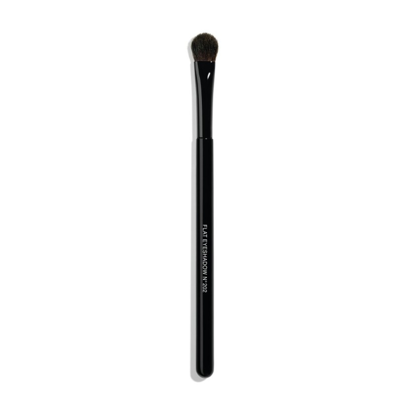 Les Pinceaux De Chanel – 202 Flat Eyeshadow Brush