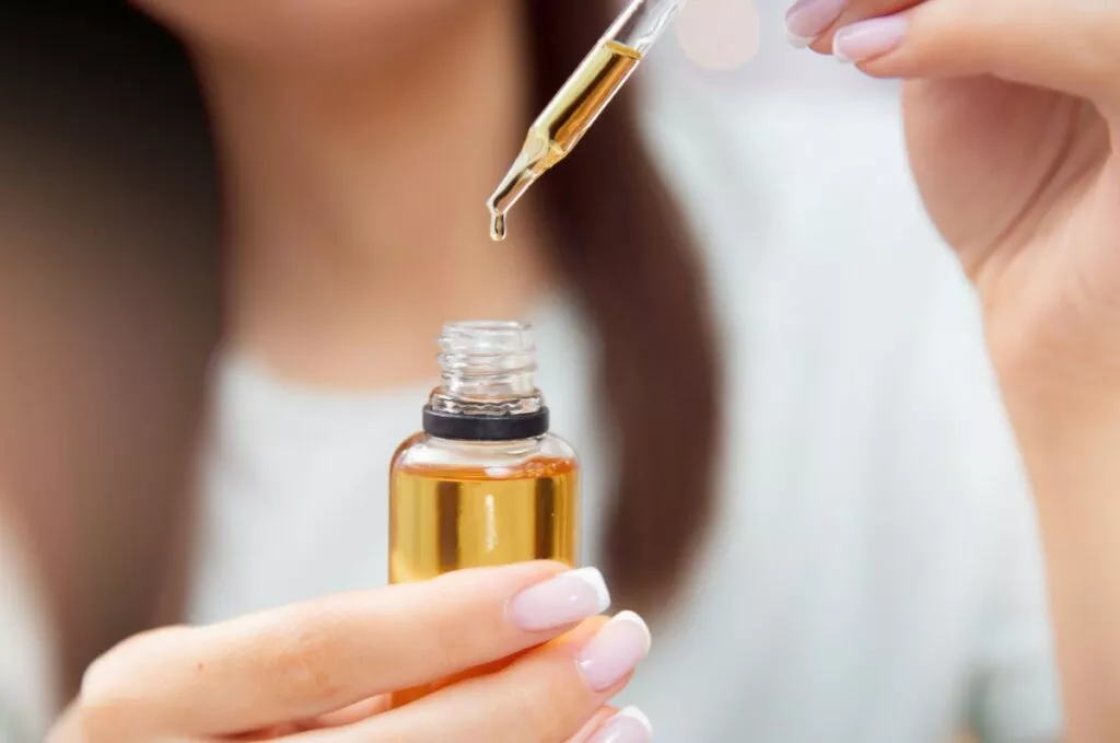 Олія гвоздики для волосся: користь і особливості застосування