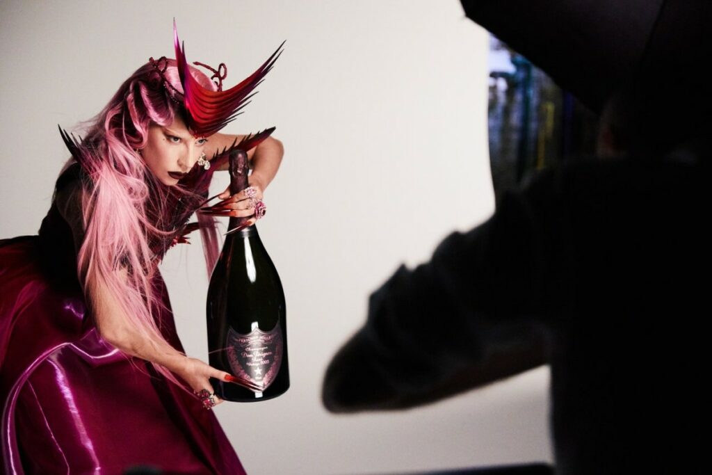 Леди Гага стала лицом элитного шампанского Dom Pérignon