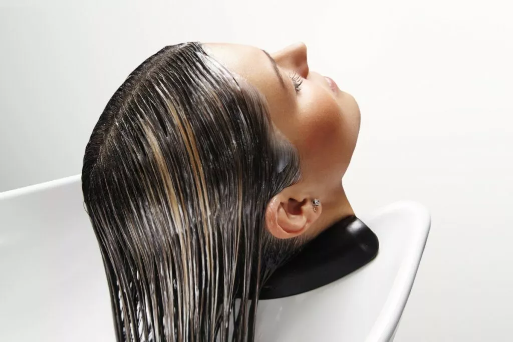 Кератинове випрямлення волосся: за і проти процедури