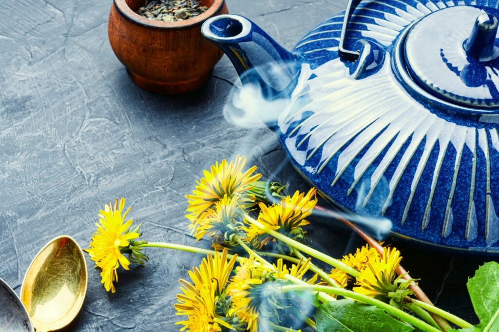 Як приготувати чай з кульбаби – сезонні рецепти