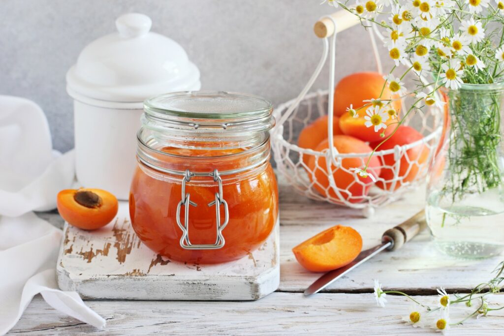 Джем з абрикосів без цукру з медом –  корисний рецепт