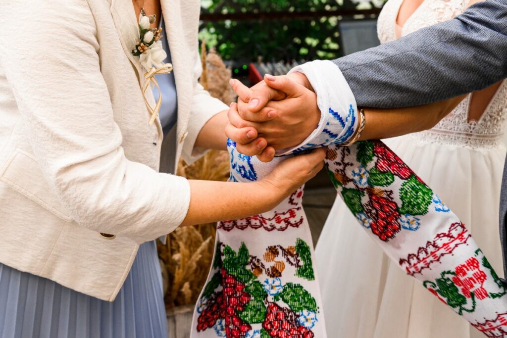 Свадебные традиции и приметы: зачем придерживаться и что это даст