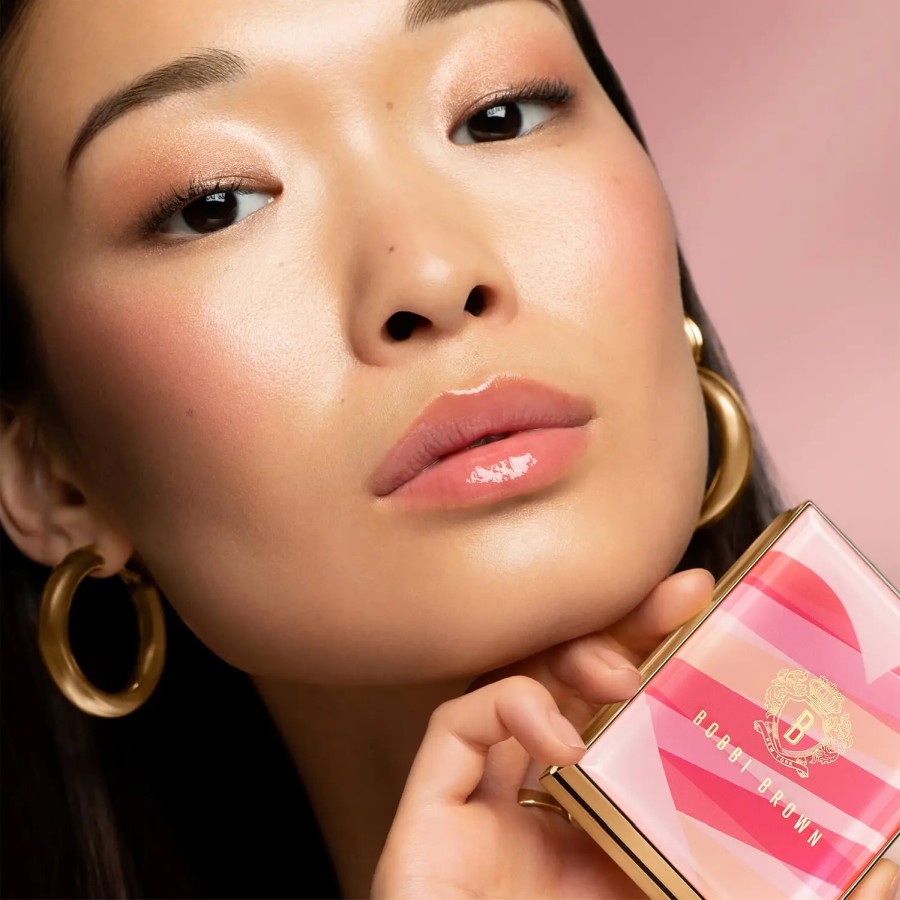 Bobbi Brown Loves Radiance Makeup Collection Fall 2021