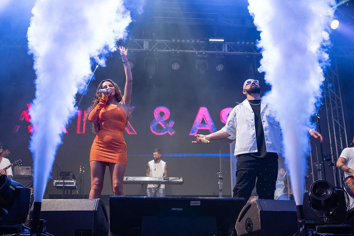 «Под гипнозом»: В Києві відбувся концерт Artik & Asti