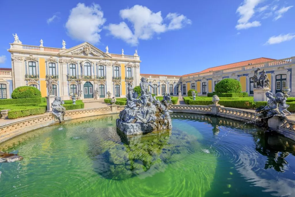 Палаци в Португалії