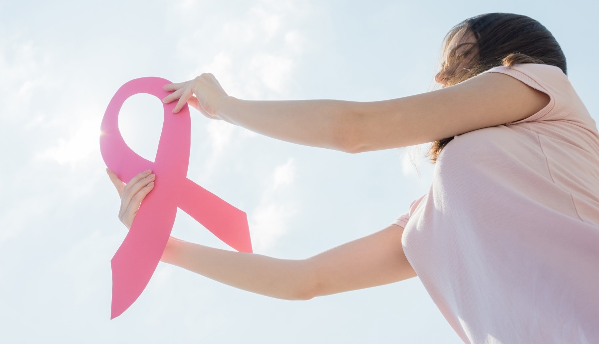 Розовая лента как символ против рака молочной железы