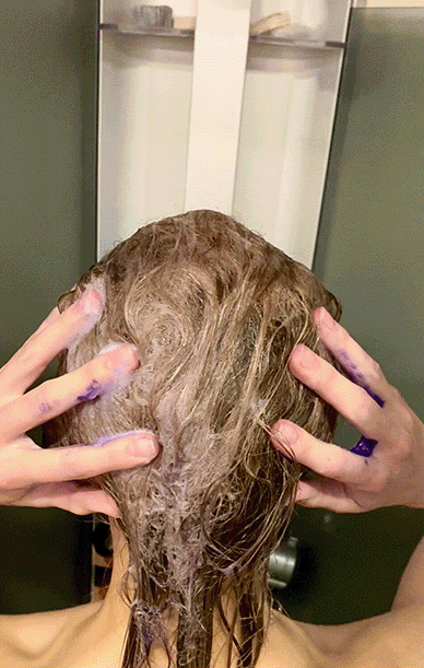 Говорит редакция: фиолетовый шампунь для блондинок Moroccanoil Blonde Perfecting Purple Shampoo