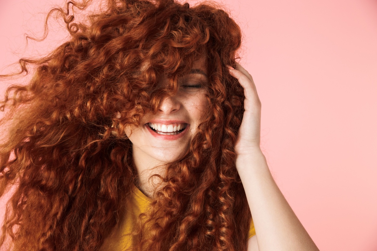 Уход за волнистыми волосами в непогоду: топ 5 лайфхаков