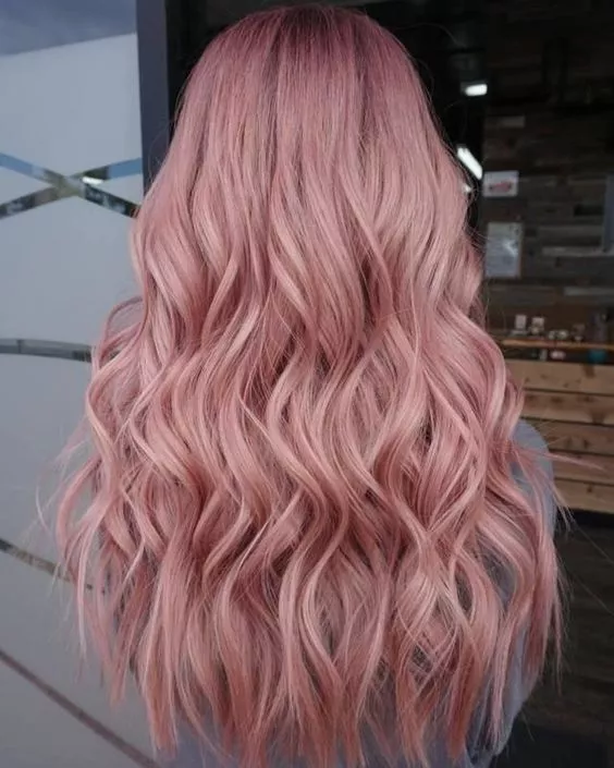 світло-рожеве волосся