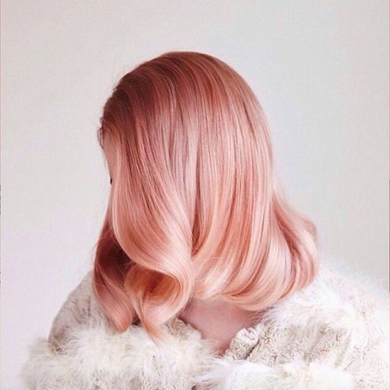 волосся рожевого кольору
