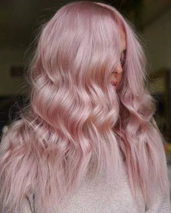 волосся рожевого кольору