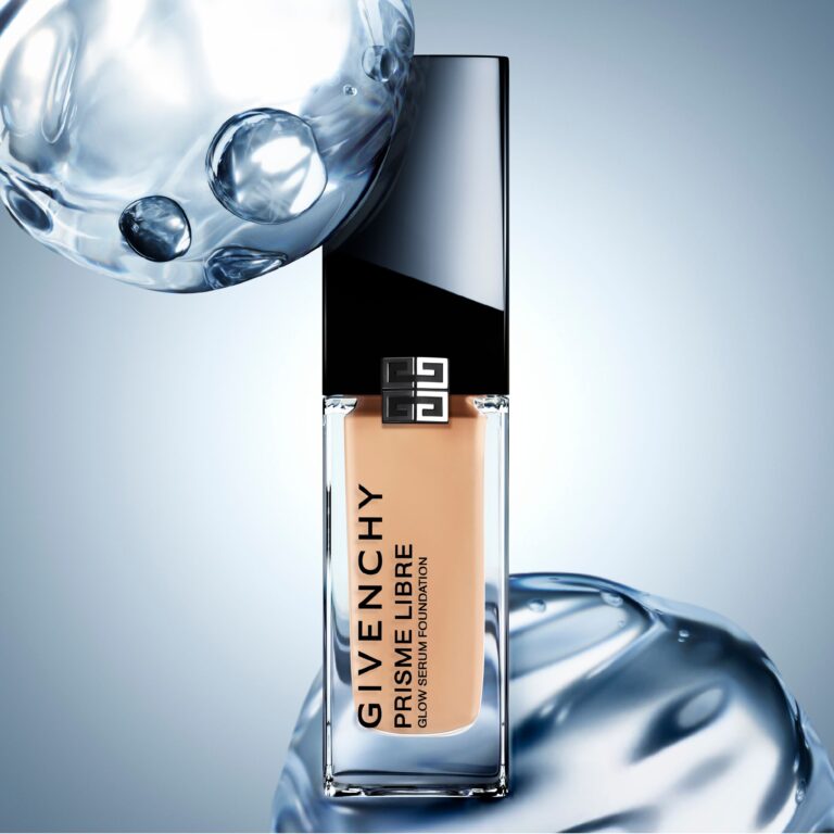 Givenchy випустили тональну основу-сироватку Prisme Libre Glow Serum Foundation