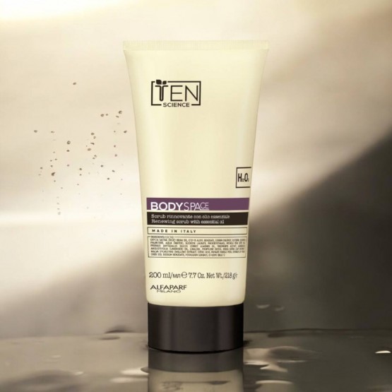 Оновлювальний скраб для тіла з ефірною олією лаванди Body Space Scrub