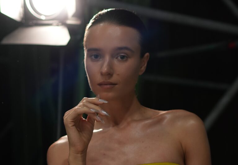 Nail-дизайн для бренду The Coat by Katya Silchenko на UFW від MVK: цікаві деталі
