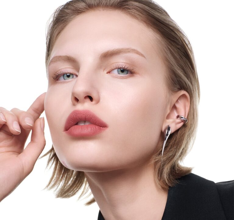 Givenchy представили революційну помаду Le Rouge Velvet Matte