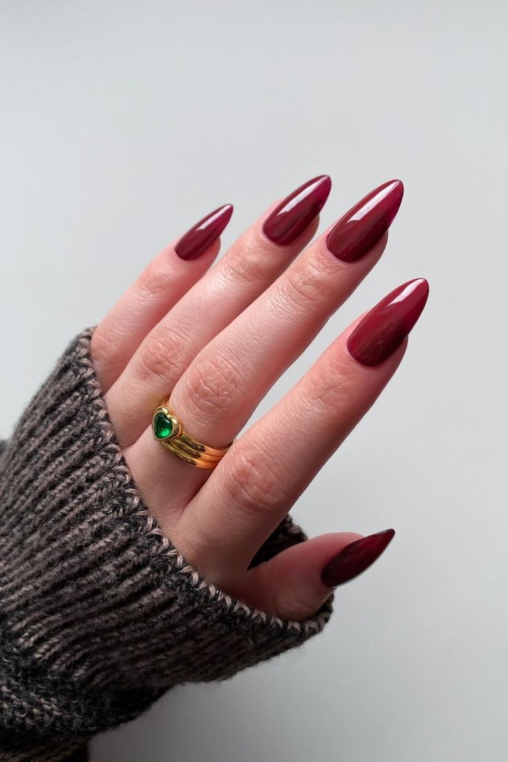 Вишнево-червоний