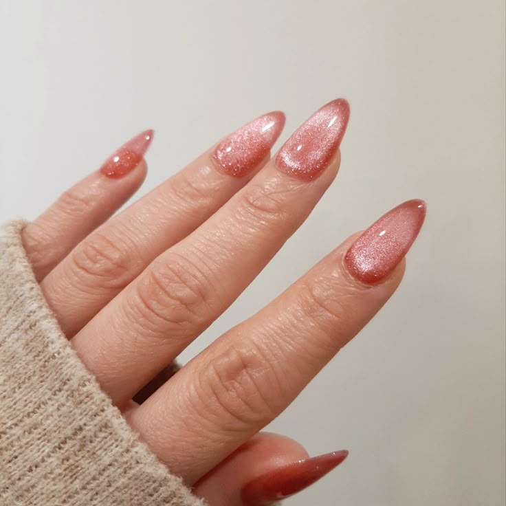 Рожевий Cat Eye