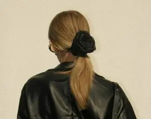 Благодійний аксесуар «Троянда» від Jjsquee як символ відновлення