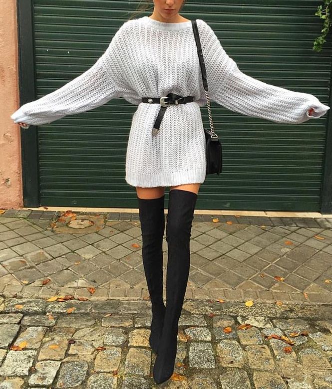 Ремінь поверх светра 