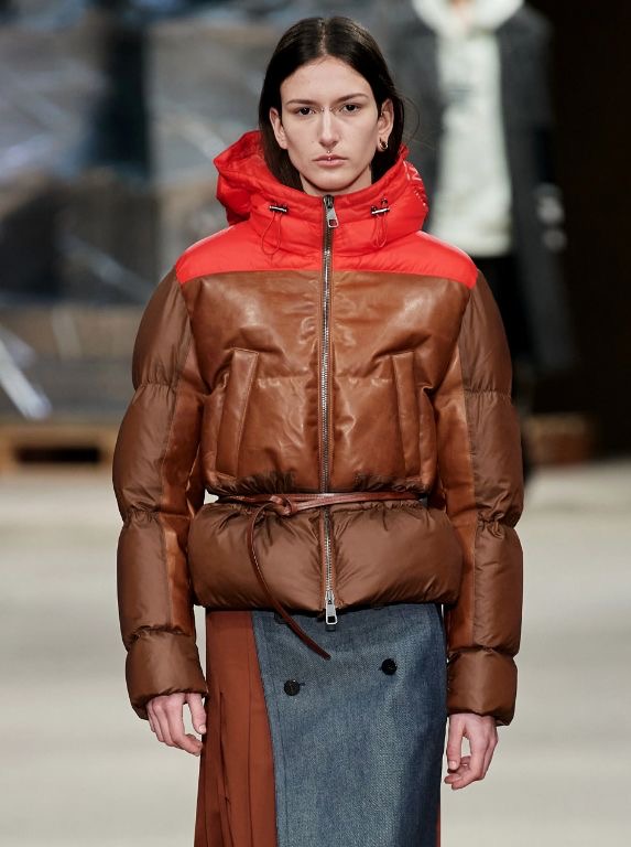 Поєднання спортивного стилю з класикою та елегантністю