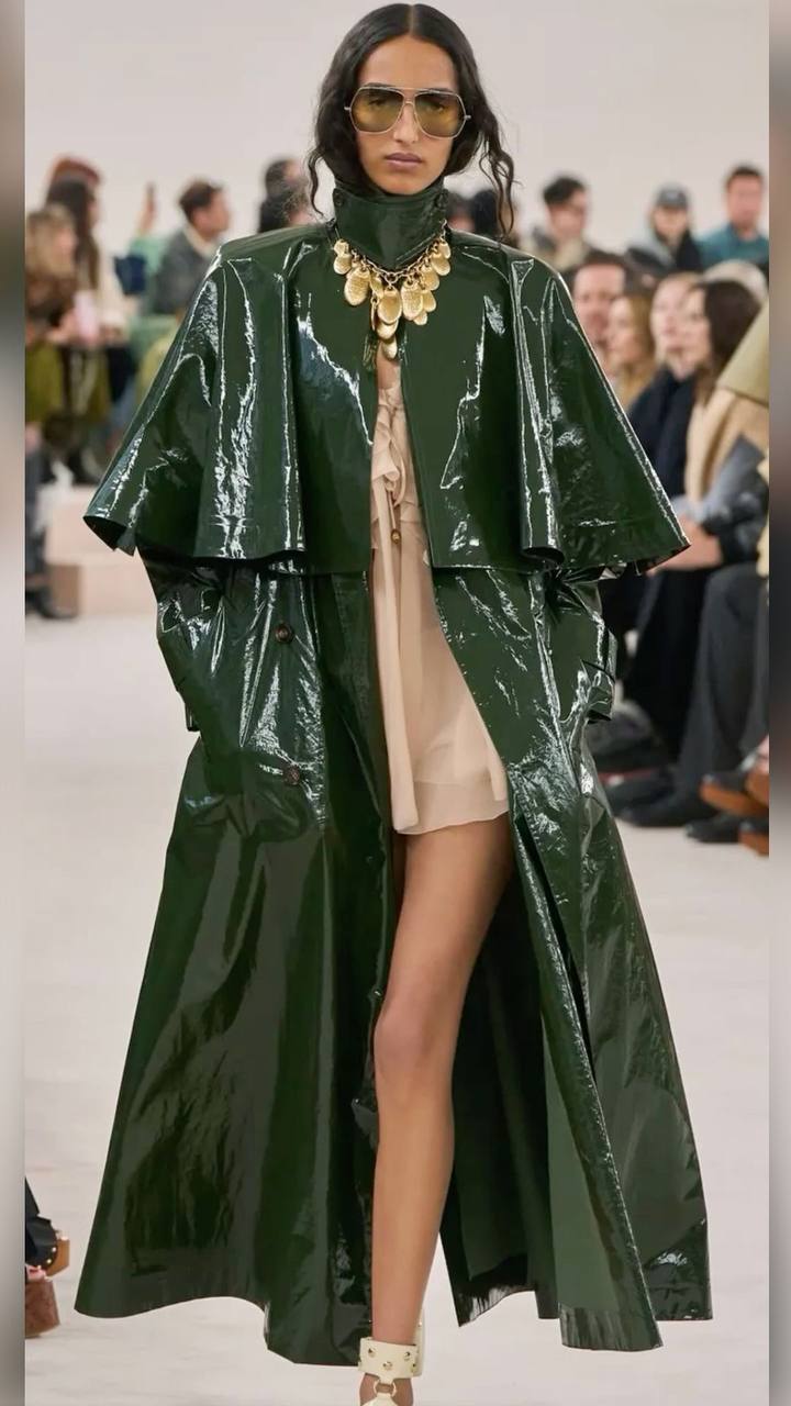 Акцент на плечі