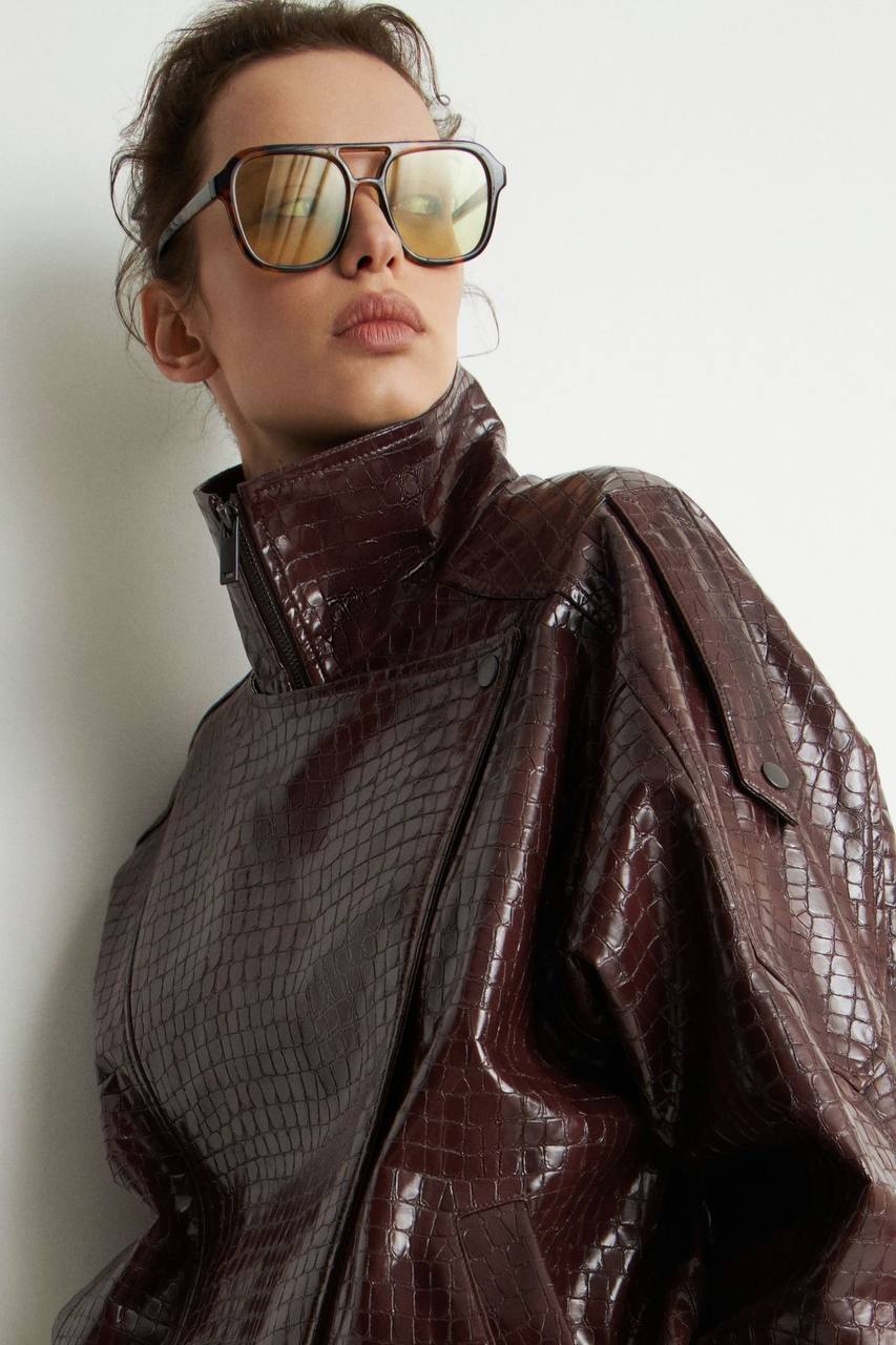 Високий або конструктивний комір 