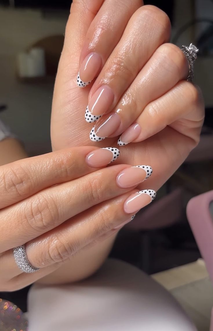Френч із крапками