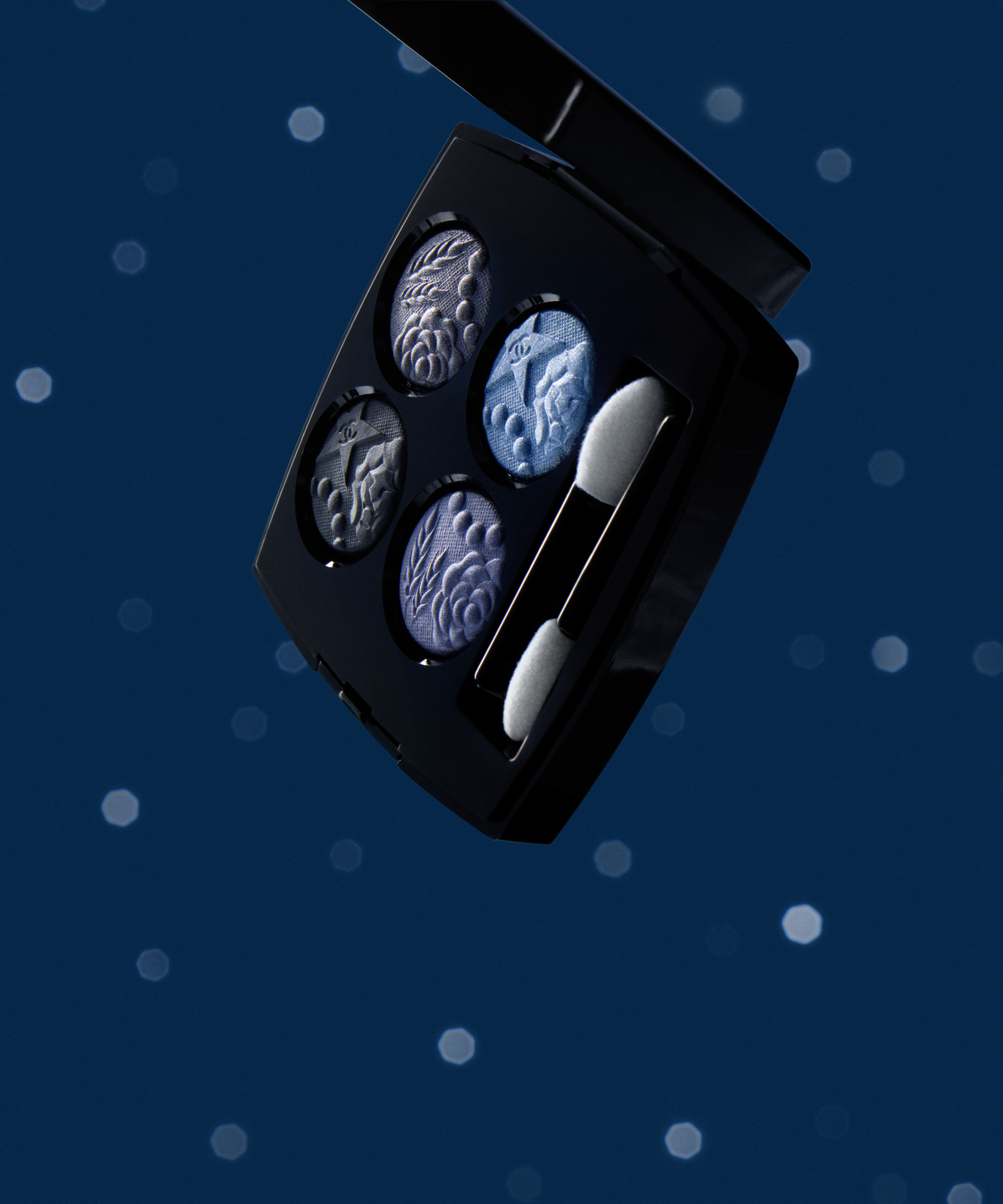 Різдвяна колекція макіяжу від Chanel