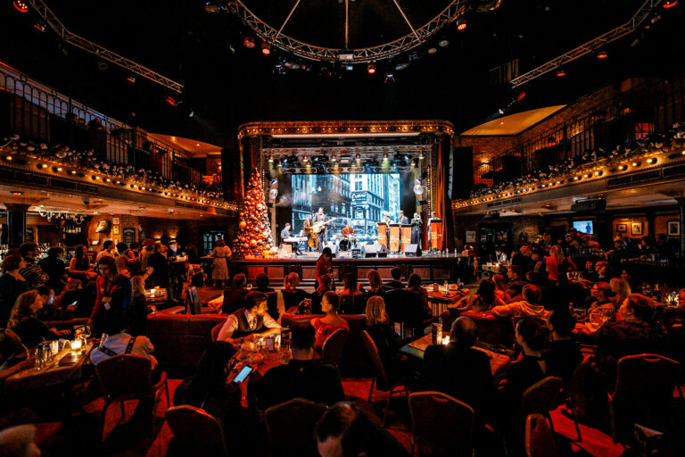 Різдвяні концерти, стендапи та диско-вечірки: груднева програма Caribbean Club і Pepper’s Club