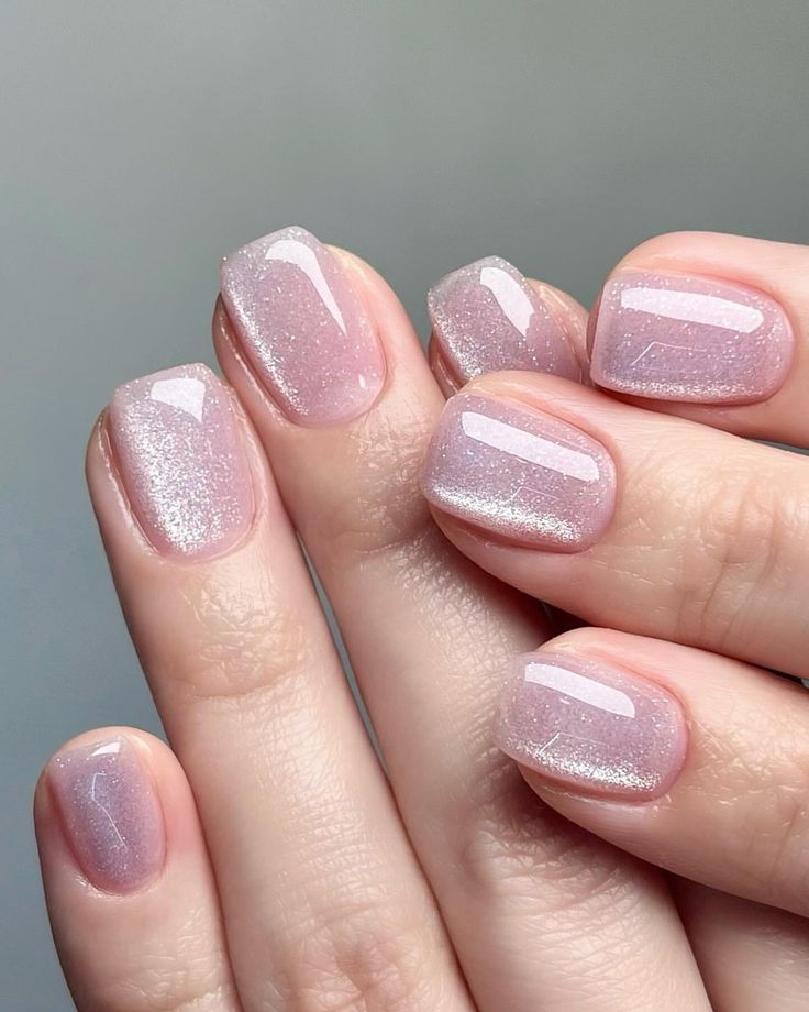 Морозно-рожевий манікюр