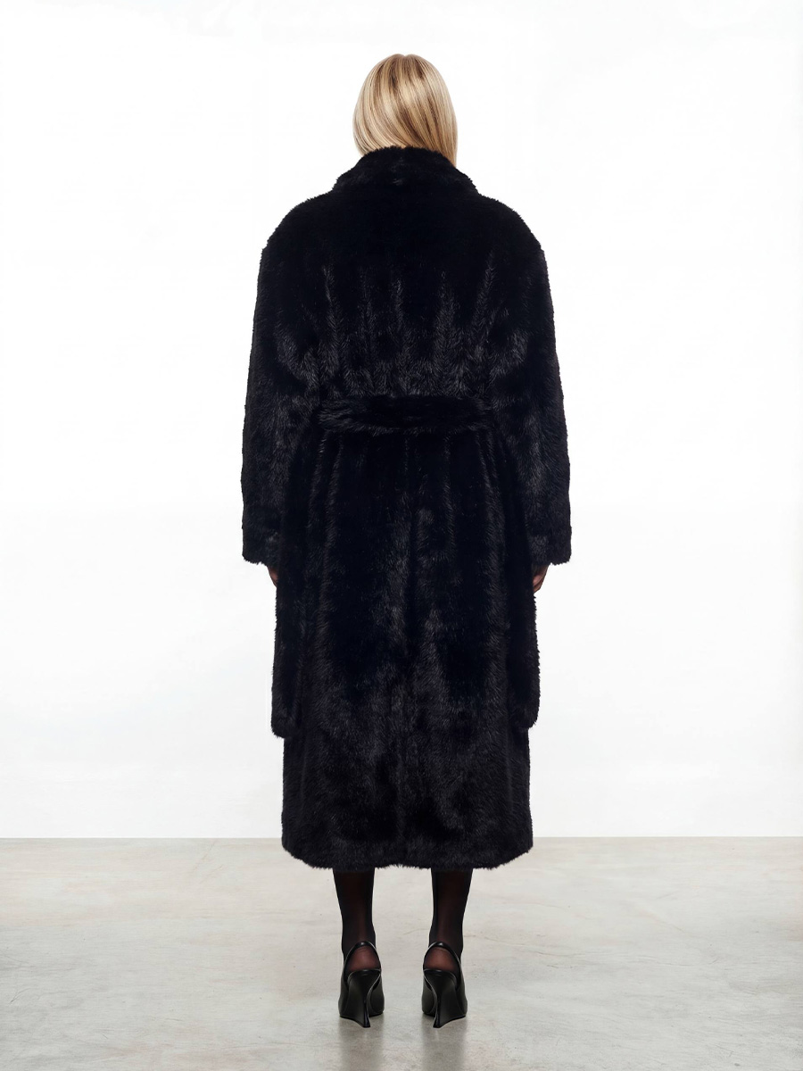 One by One, чорна шуба міді з паском