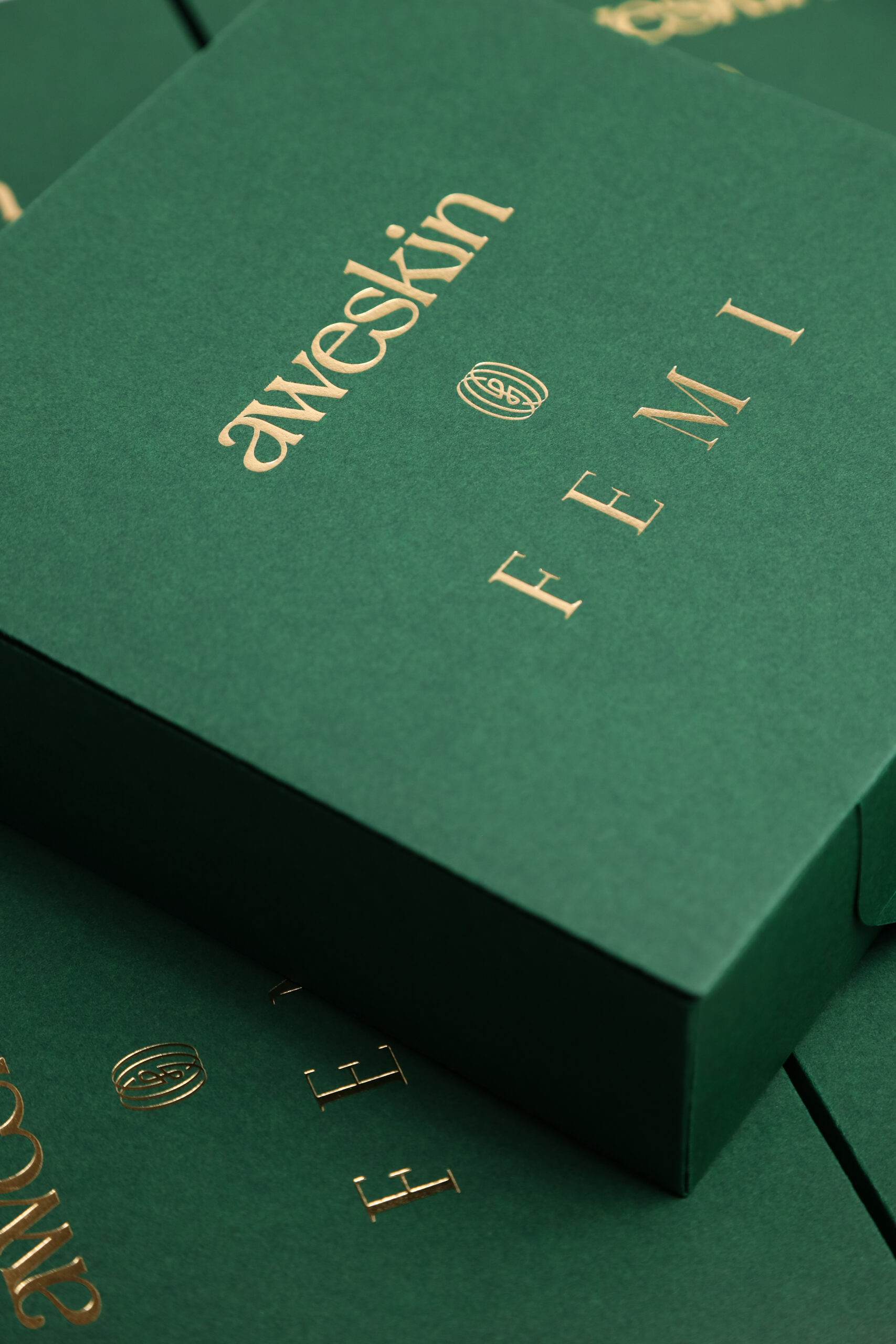 Aweskin × Femi, лімітований бокс Love Yourself First