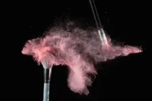 Рум’яна для зими: текстури, відтінки та правила нанесення