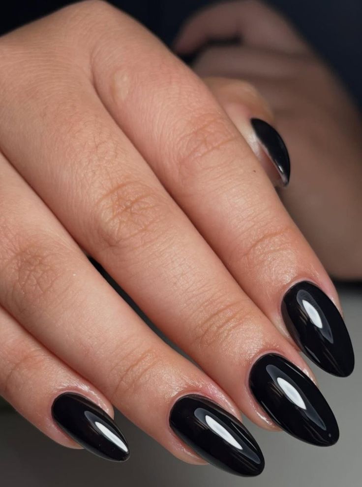 Глянцевий чорний