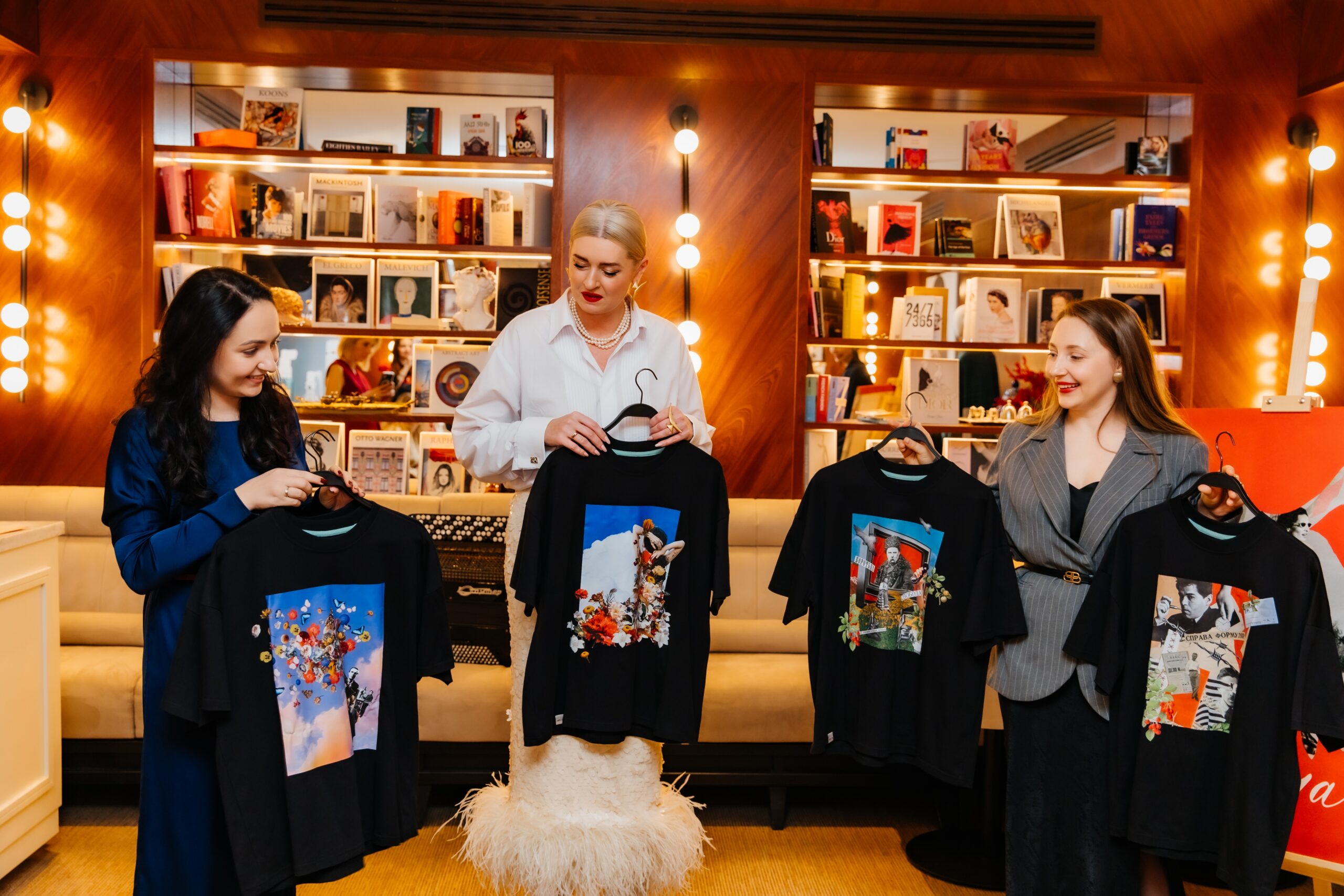 Крила футболки