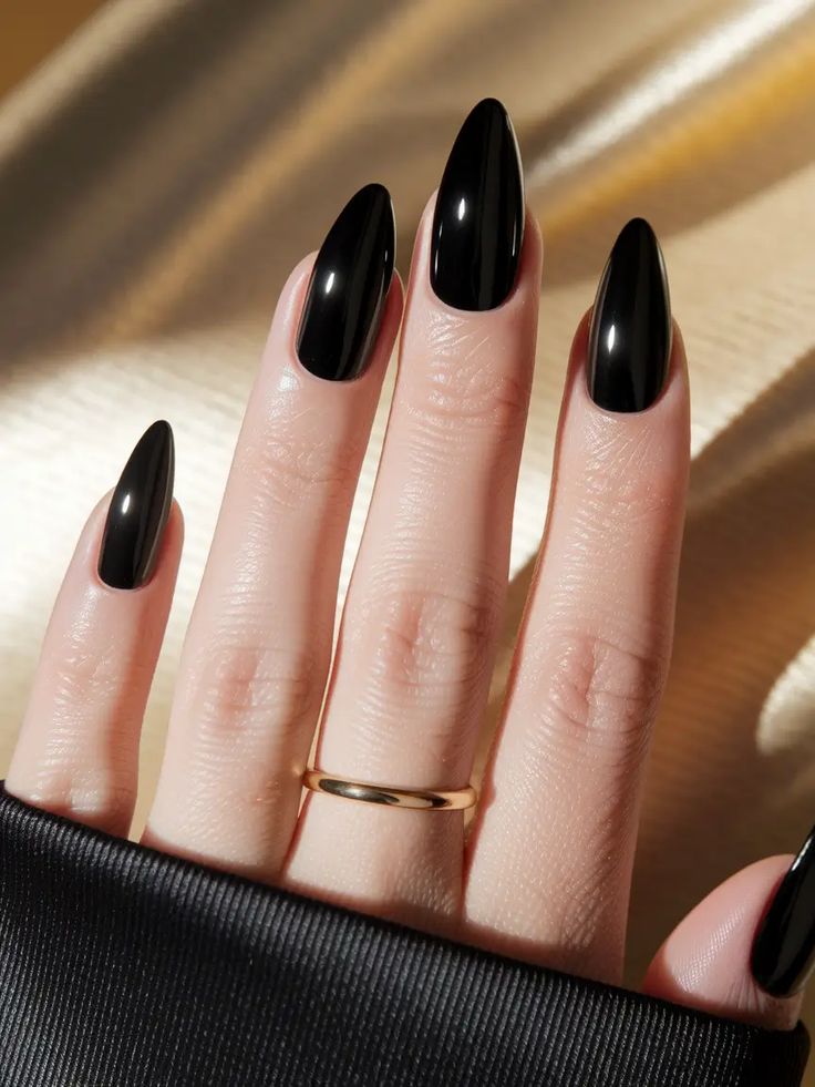 Глянцевий чорний